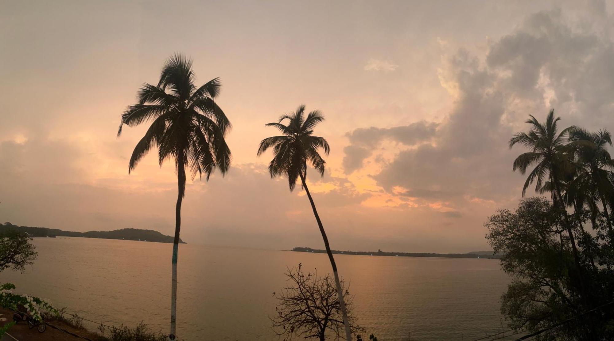 Bon Voyage Sea View Hostel فاغاتور المظهر الخارجي الصورة